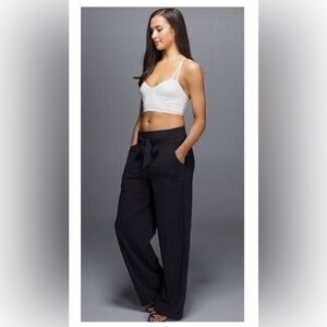 NWOT Lululemon Noir Wide Leg Pants